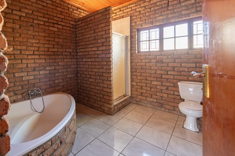 5 Bedroom Property for Sale in Riviersonderend Western Cape